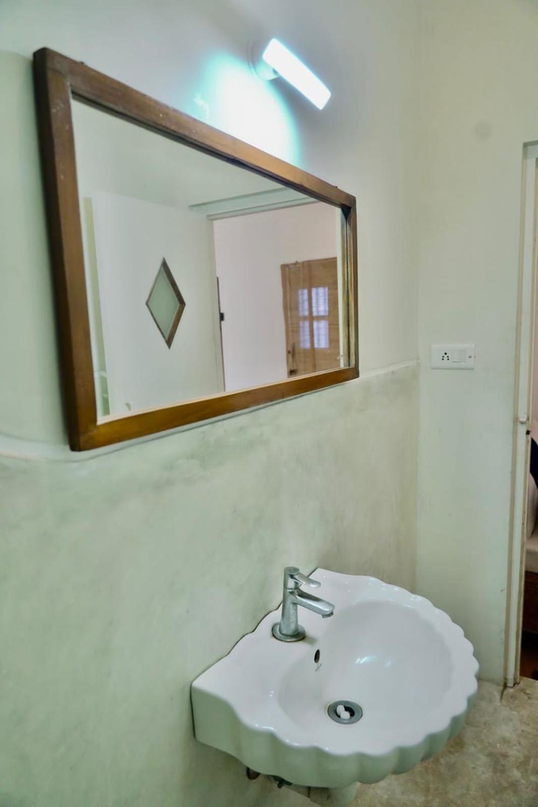French Rivera Heritage Boutique Villa Пондичерри Экстерьер фото